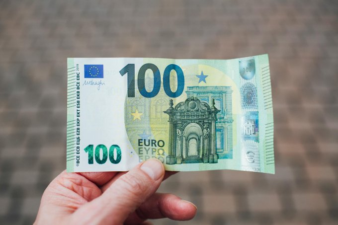 Inwestowanie od 100 złotych miesięcznie